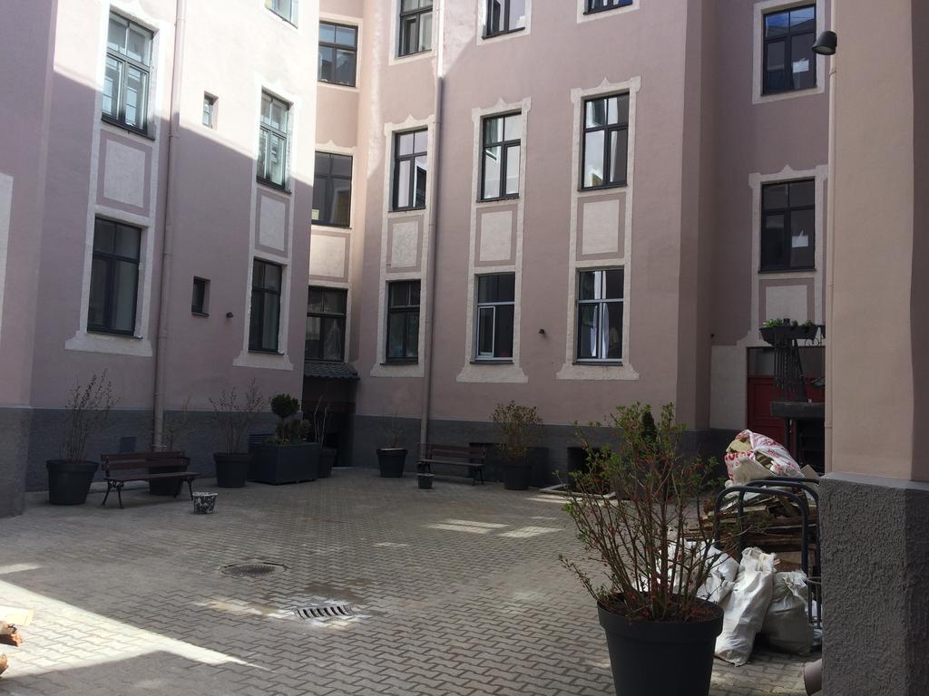 Sunny And Compact Apartment Riga Esterno foto
