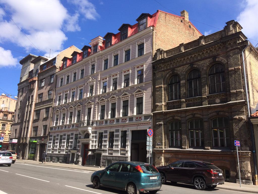 Sunny And Compact Apartment Riga Esterno foto